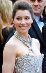 Джессика Бил