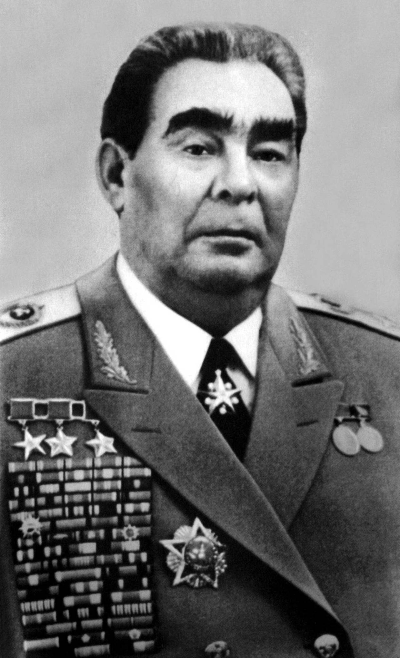 Брежнев председатель совета