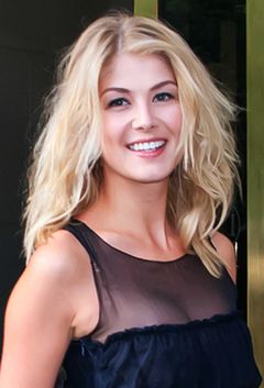 Розамунд Пайк фото