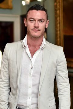 Люк Эван фото