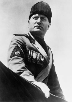 Бенито Муссолини фото