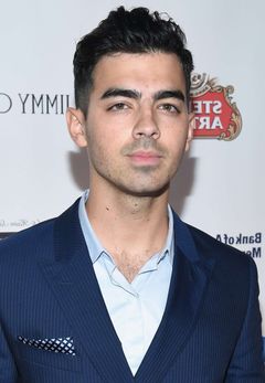 Джо Джонас фото