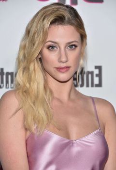 Лили Рейнхарт фото