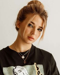 Аня Покров фото